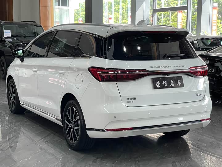 Фото 5 - BYD Song Max Hybrid