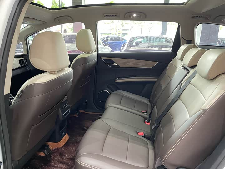 Фото 9 - BYD Song Max Hybrid