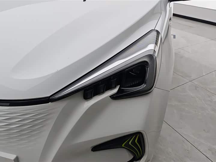 Фото 5 - Changan BenBen E-Star