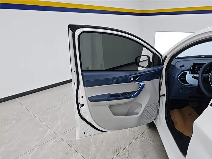 Фото 7 - Changan BenBen E-Star