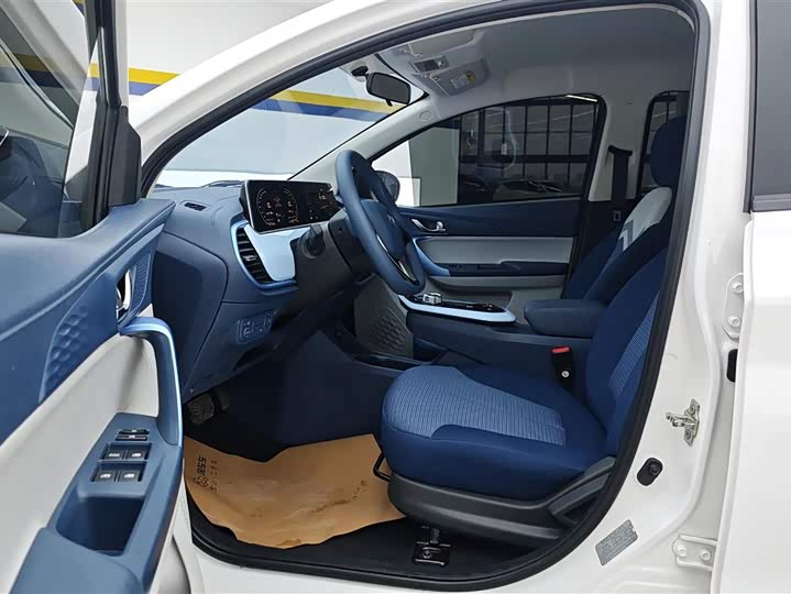 Фото 9 - Changan BenBen E-Star