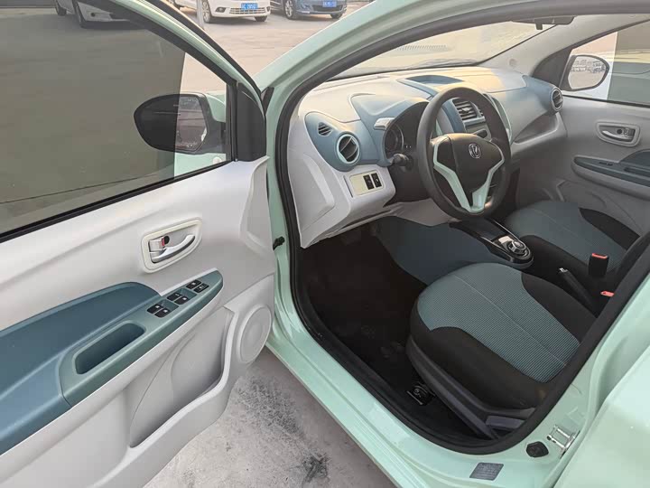 Фото 7 - Changan BenBen E-Star