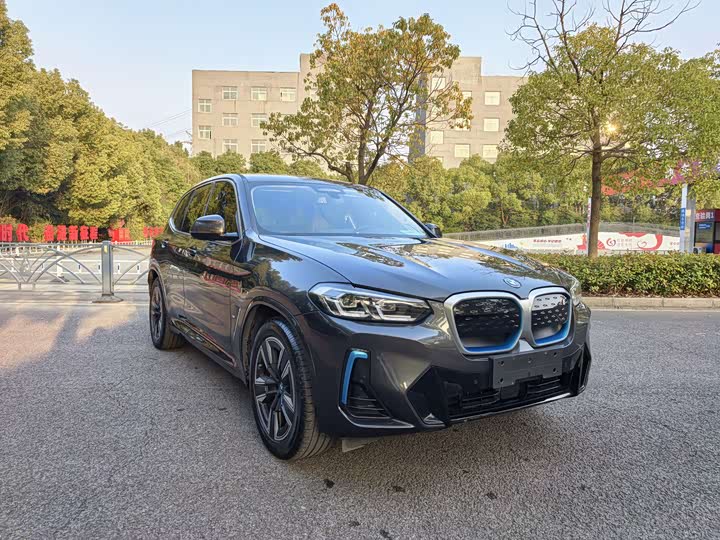 Фото 3 - BMW iX3