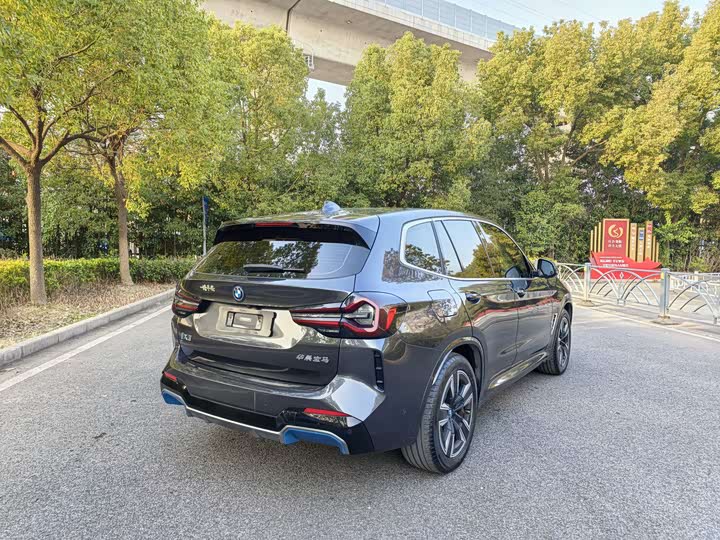 Фото 7 - BMW iX3