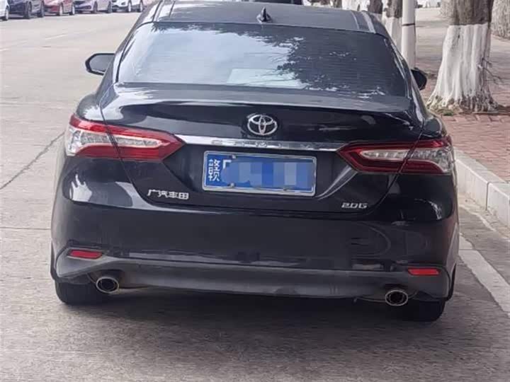 Фото 9 - Toyota Camry