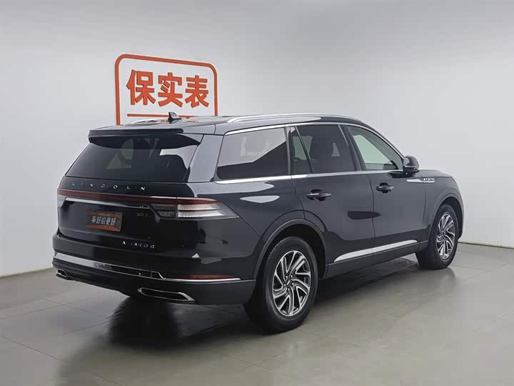 Фото 2 - Lincoln Aviator