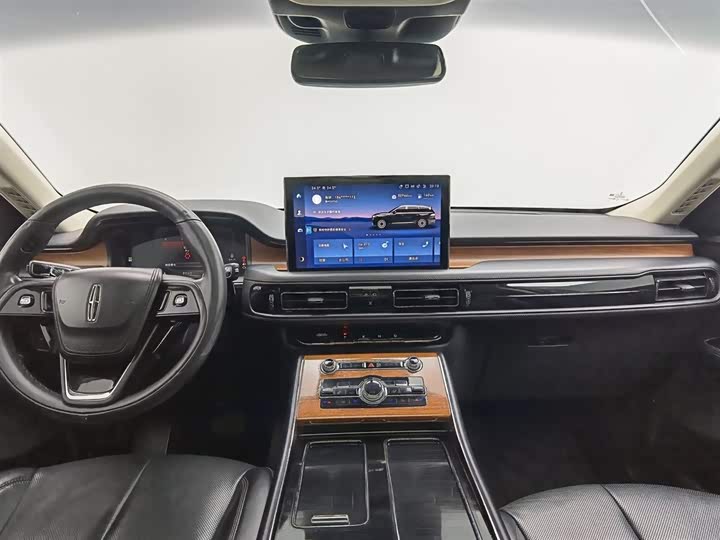 Фото 5 - Lincoln Aviator