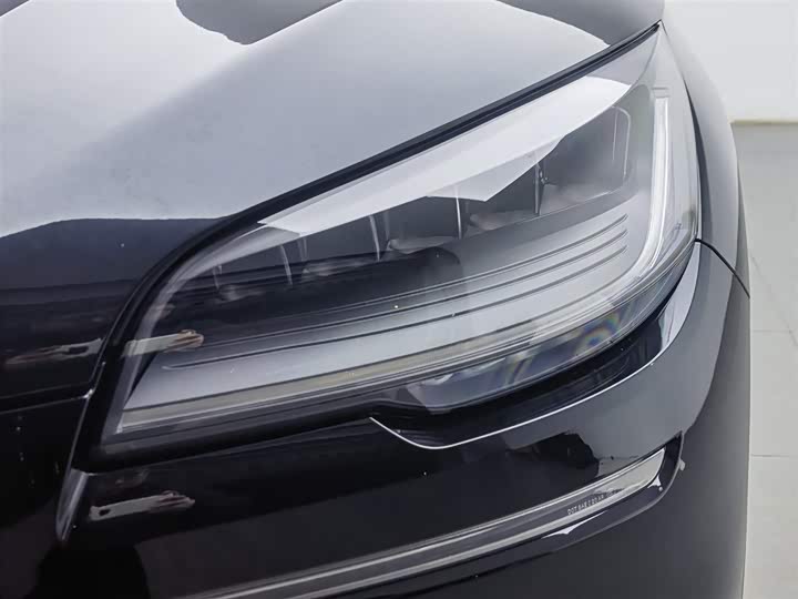 Фото 7 - Lincoln Aviator