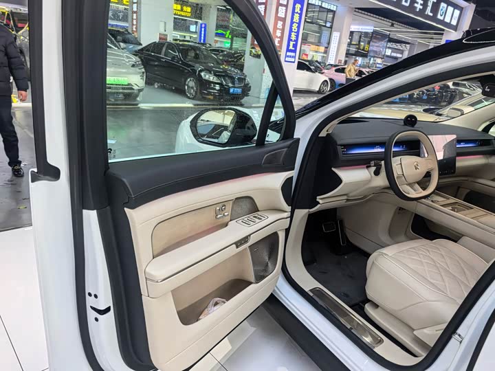 Фото 6 - Nio ES8