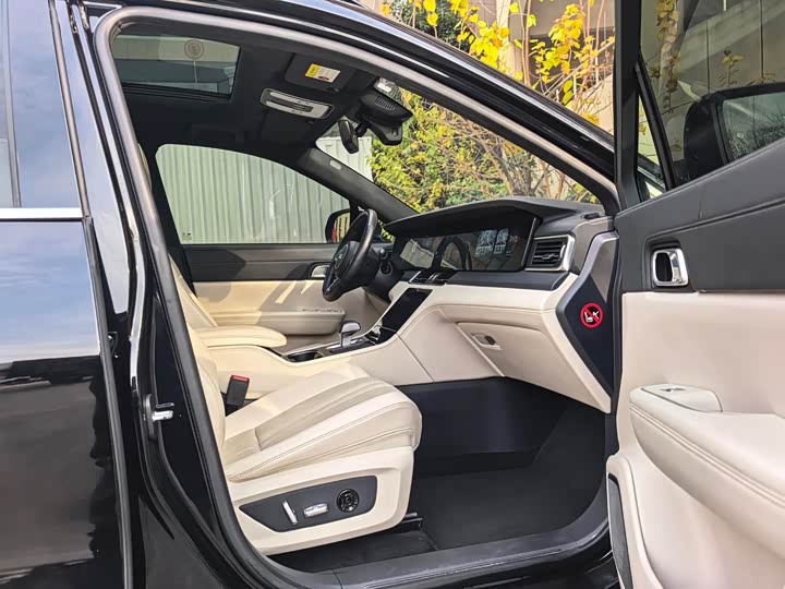 Фото 7 - LiXiang One