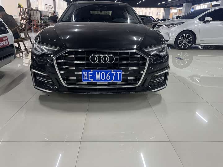 Фото 1 - Audi A6L