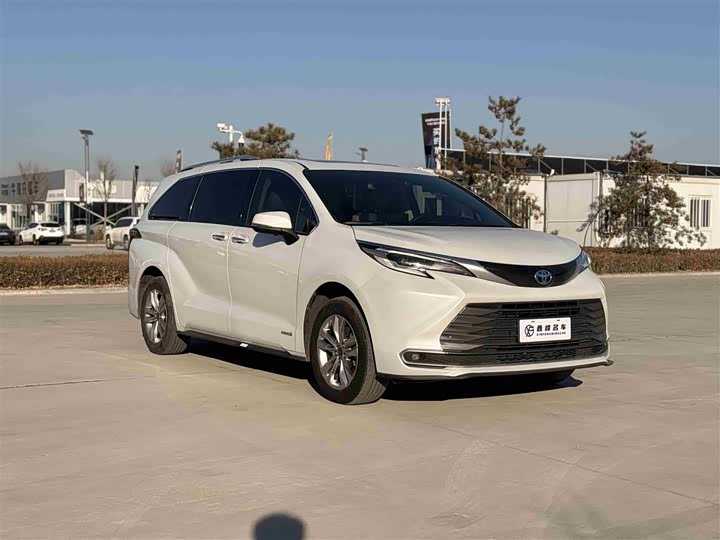 Фото 3 - Toyota Sienna