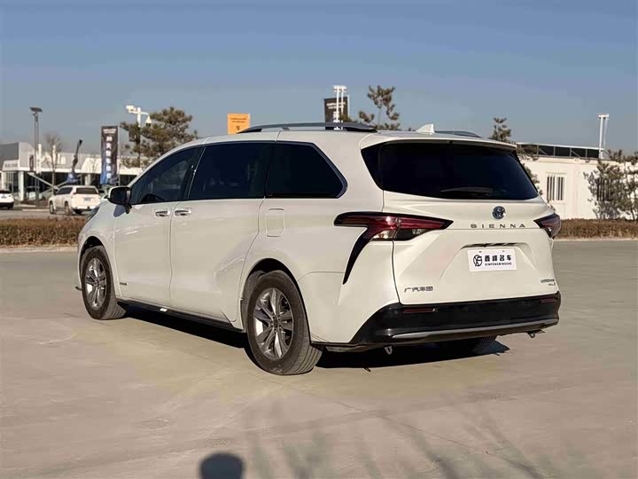 Фото 5 - Toyota Sienna