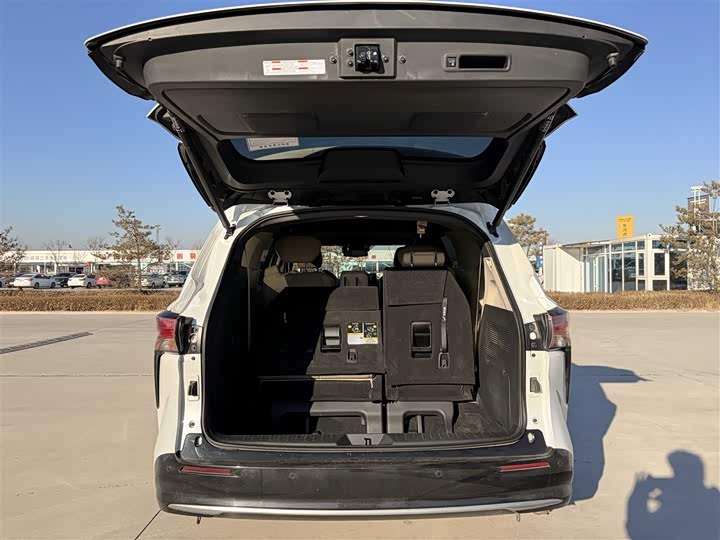 Фото 9 - Toyota Sienna