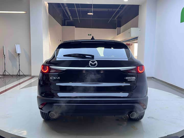 Photo 5 - Mazda CX-4