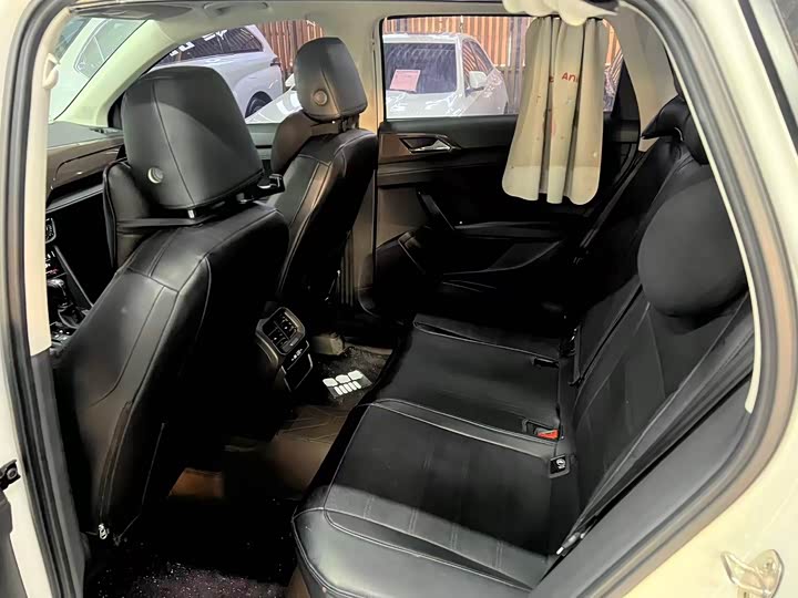 Фото 6 - Volkswagen Tharu