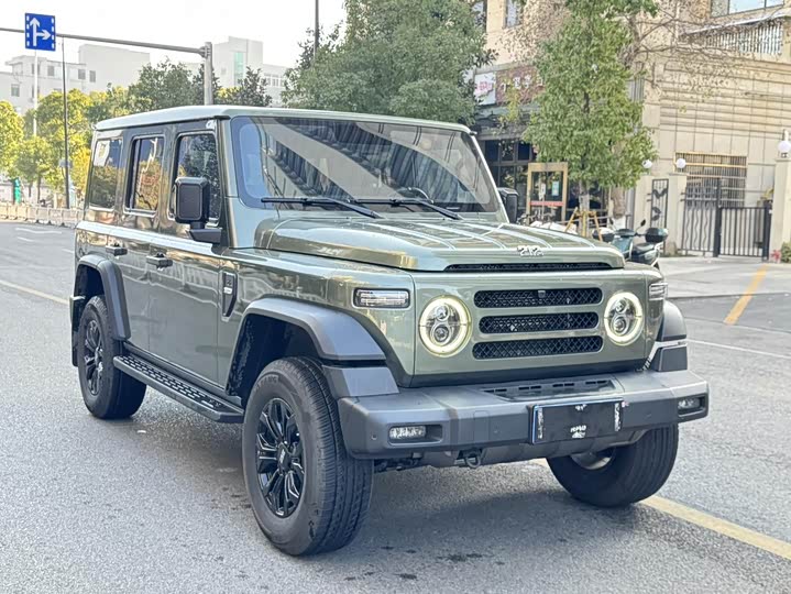 Photo 3 - BAW 212 T01