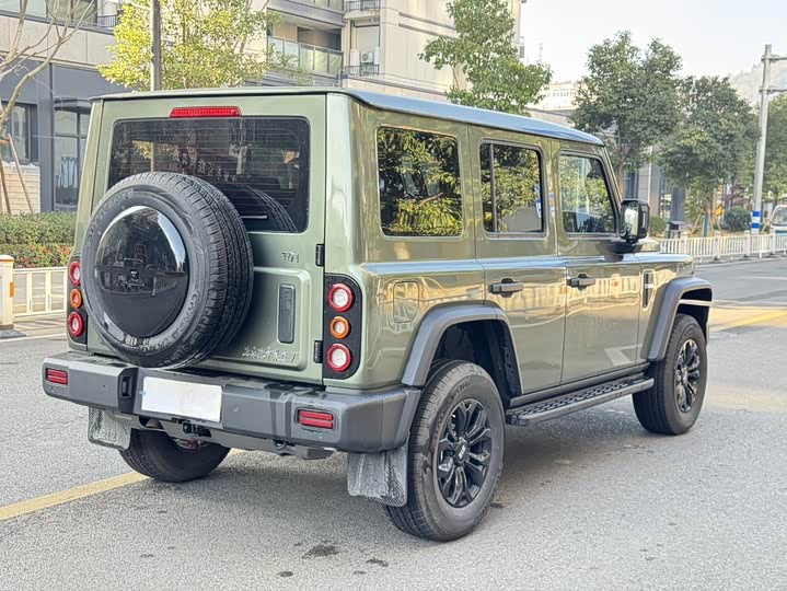 Photo 5 - BAW 212 T01