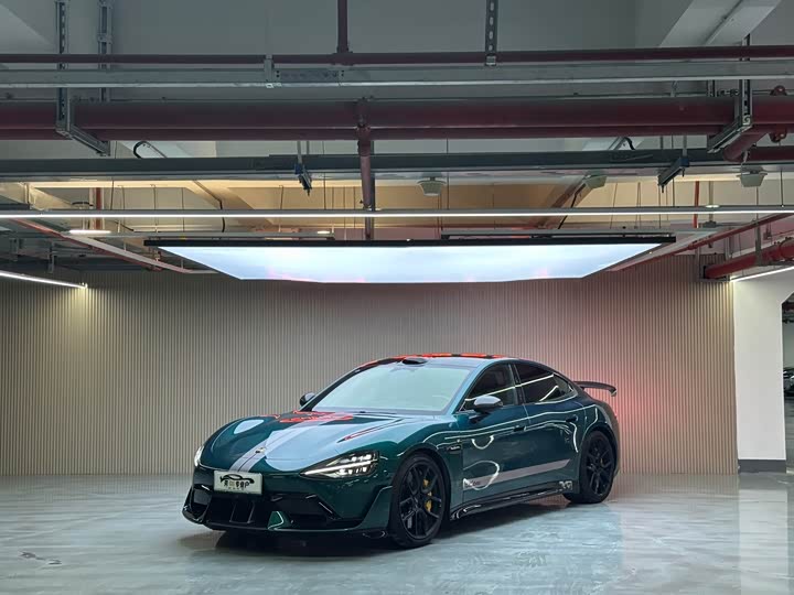 Фото 1 - Xiaomi SU7 Ultra