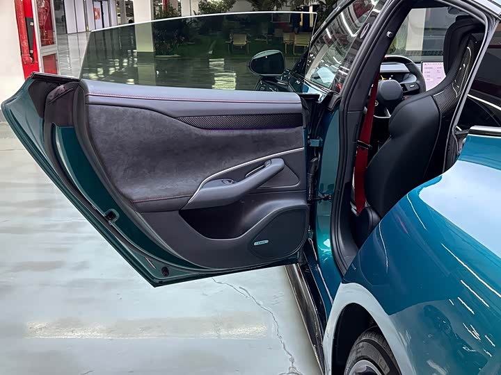 Фото 8 - Xiaomi SU7 Ultra