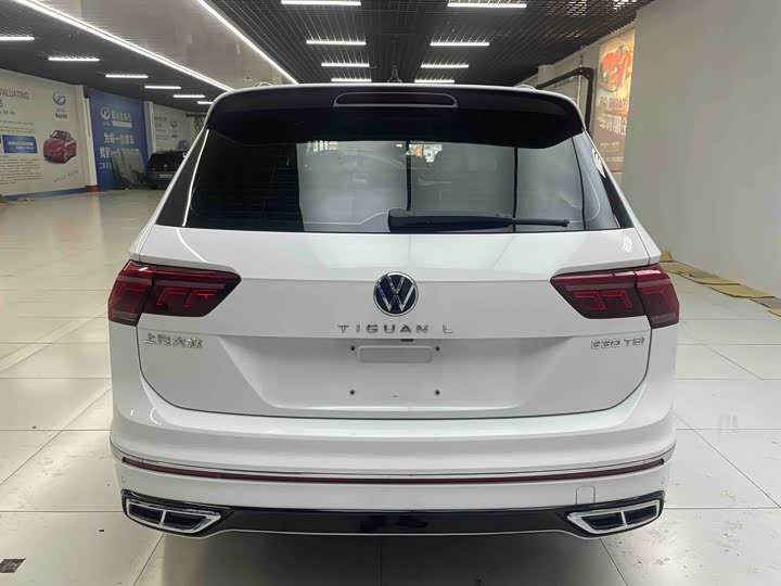 Фото 5 - Volkswagen Tiguan L Pro