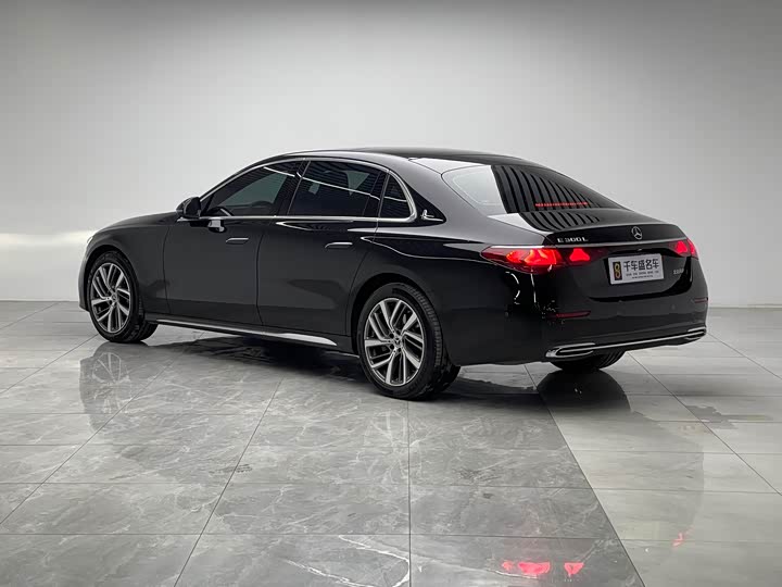 Photo 4 - Mercedes-Benz E-Class