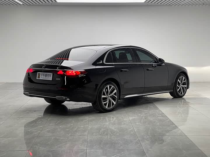 Photo 6 - Mercedes-Benz E-Class