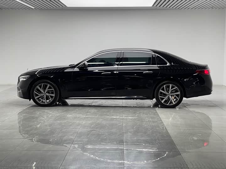 Photo 7 - Mercedes-Benz E-Class