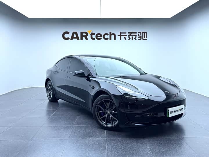 Фото 3 - Tesla Model 3