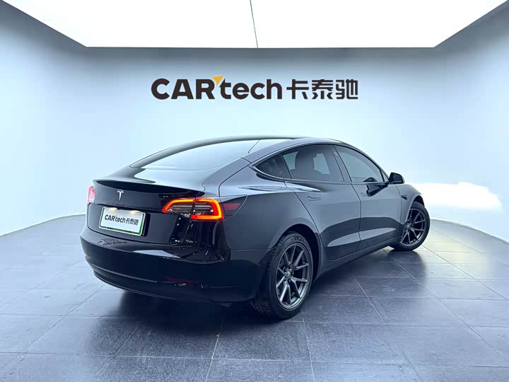 Фото 5 - Tesla Model 3