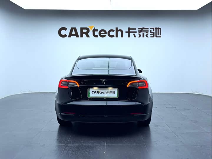 Фото 6 - Tesla Model 3