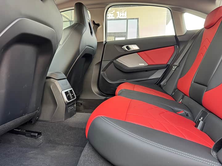 Фото 9 - BMW 2 Series