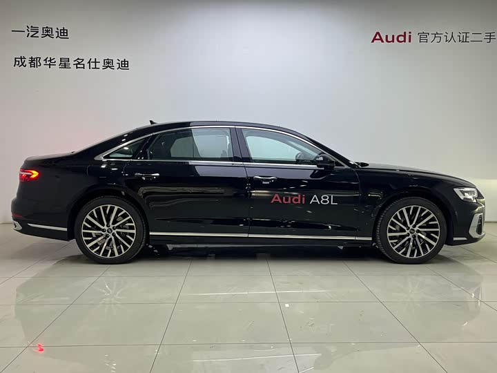 Photo 3 - Audi A8