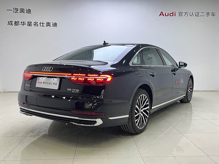 Photo 4 - Audi A8