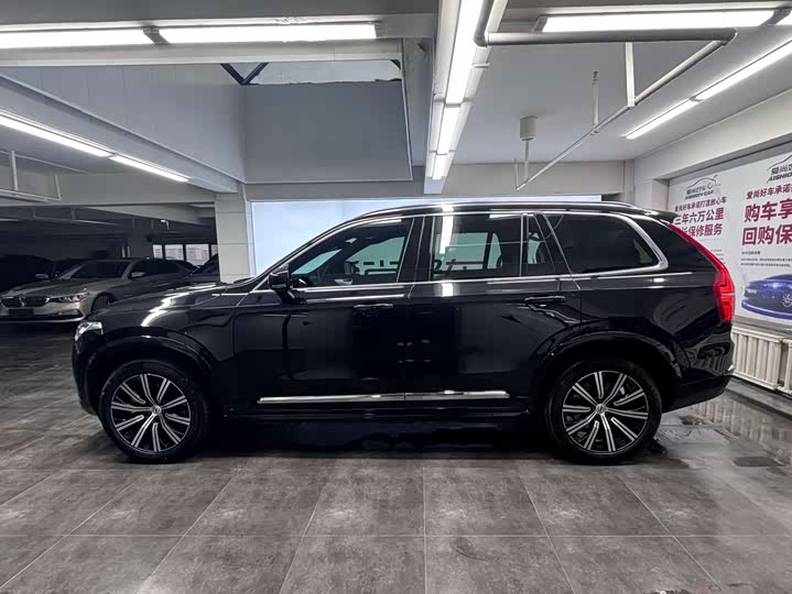 Фото 4 - Volvo XC90