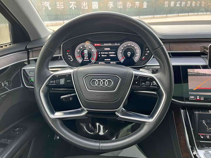 Фото 4 - Audi A8