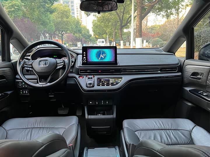 Фото 7 - Honda Elysion