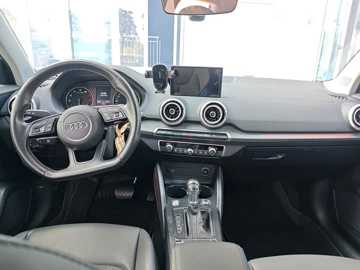 Фото 7 - Audi Q2L