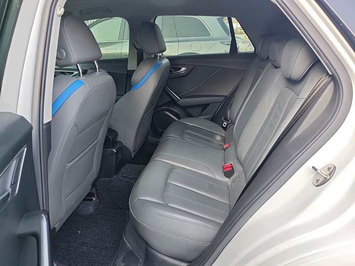 Фото 8 - Audi Q2L