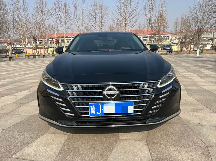 Фото 1 - Nissan Teana