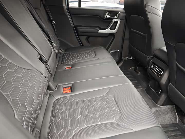 Photo 8 - BAW 212 T01