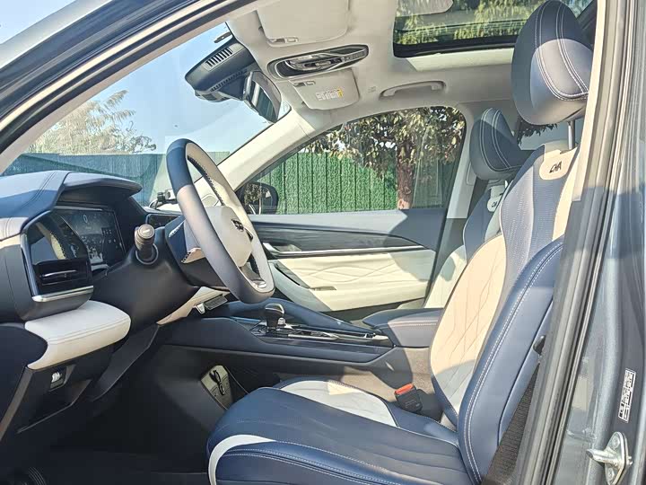 Фото 4 - Geely Monjaro