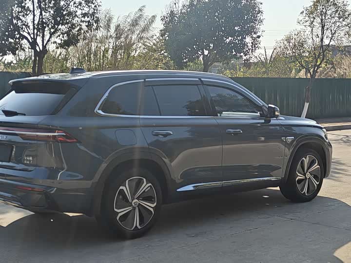 Фото 9 - Geely Monjaro