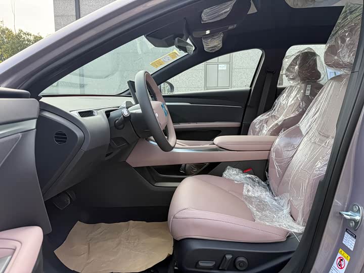 Фото 4 - XPeng Mona M03