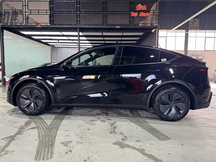 Фото 4 - Tesla Model Y