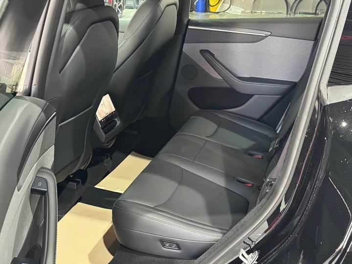 Фото 8 - Tesla Model Y