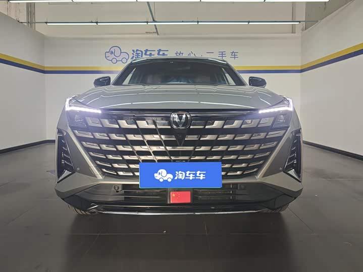 Фото 2 - Changan UNI-Z Hybrid