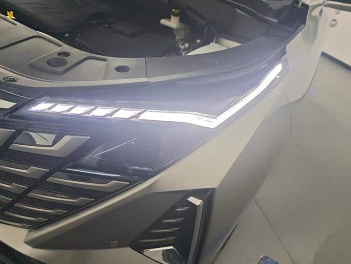 Фото 5 - Changan UNI-Z Hybrid