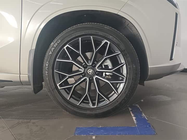 Фото 6 - Changan UNI-Z Hybrid