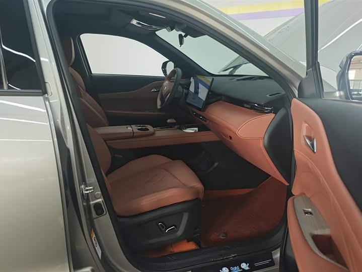 Фото 8 - Changan UNI-Z Hybrid